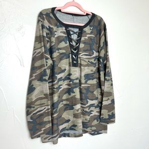 ⭐️ 3/$25 Long Sleeve Woman’s Camo Tee